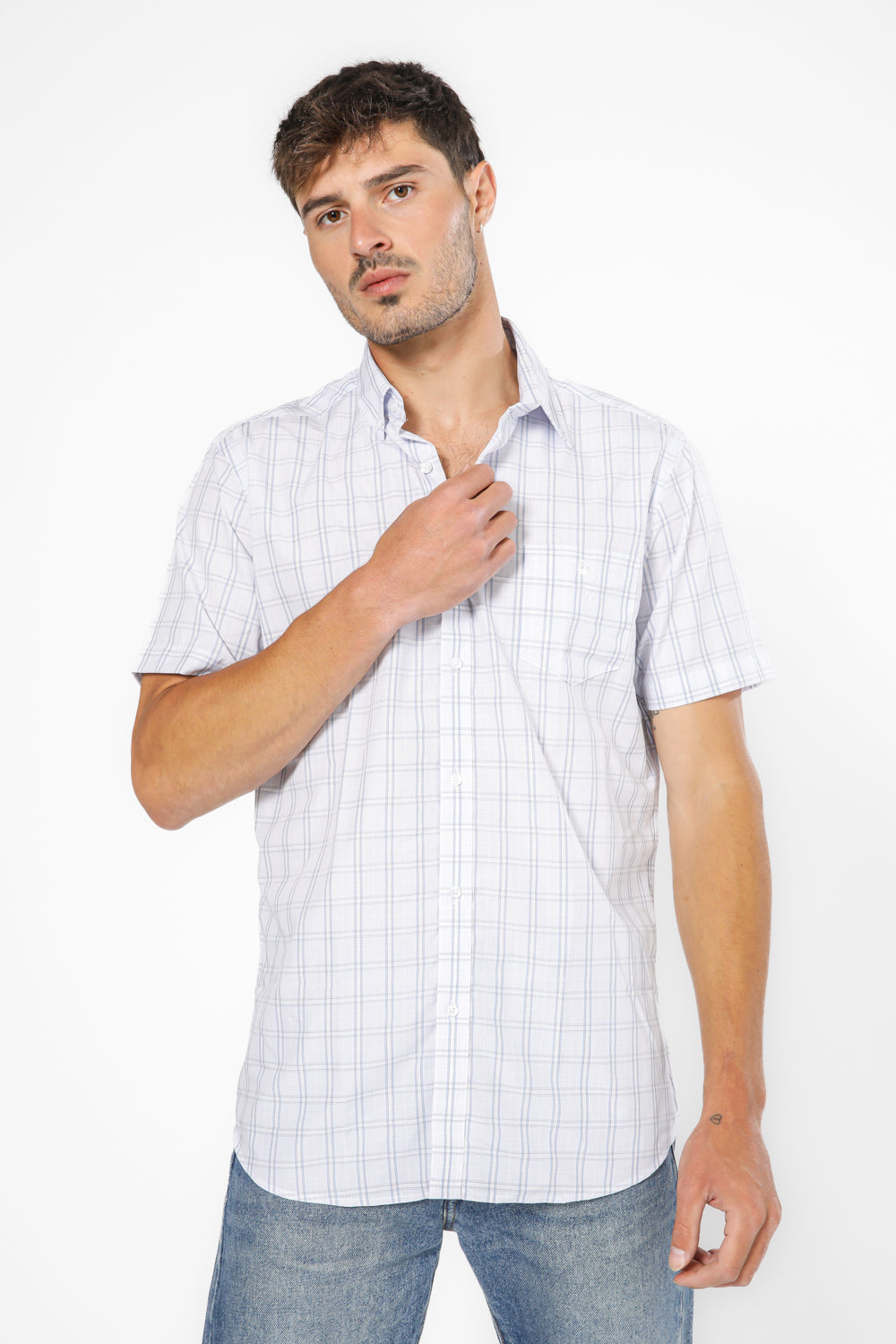 חולצה מכופתרת משבצות בצבע לבן