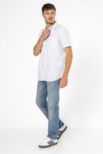 חולצה מכופתרת משבצות בצבע לבן