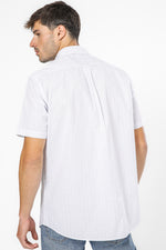 חולצה מכופתרת שרוולים קצרים משבצות בצבע לבן