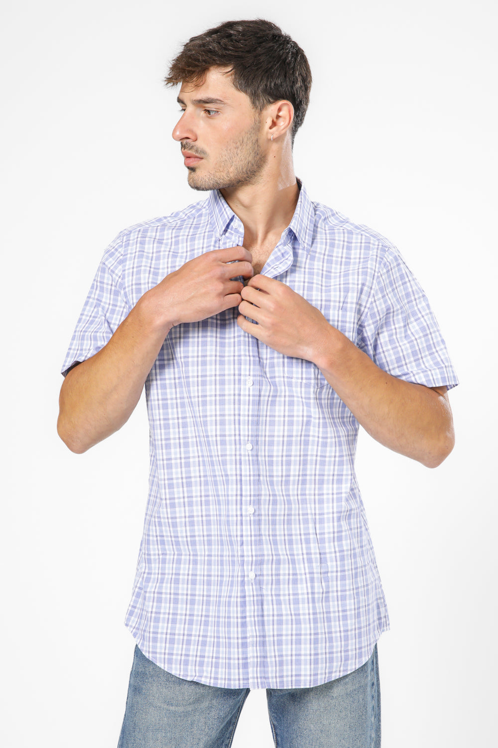 חולצה מכופתרת שרוולים קצרים בצבע תכלת