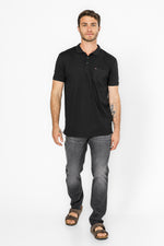 חולצה פולו עם כיס בצבע שחור