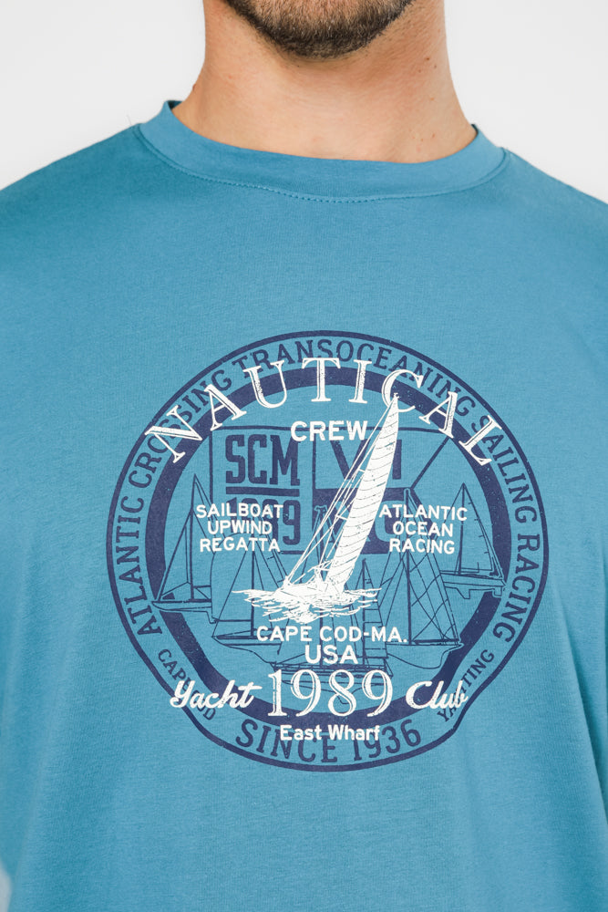 טישירט בייסיק בצבע כחול עם הדפס