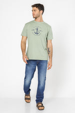 טישירט בייסיק בצבע ירוק עם הדפס