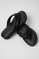 כפכף עור נשים בצבע שחור