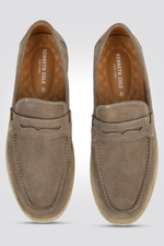 מוקסין עור הפוך גברים בצבע בז'