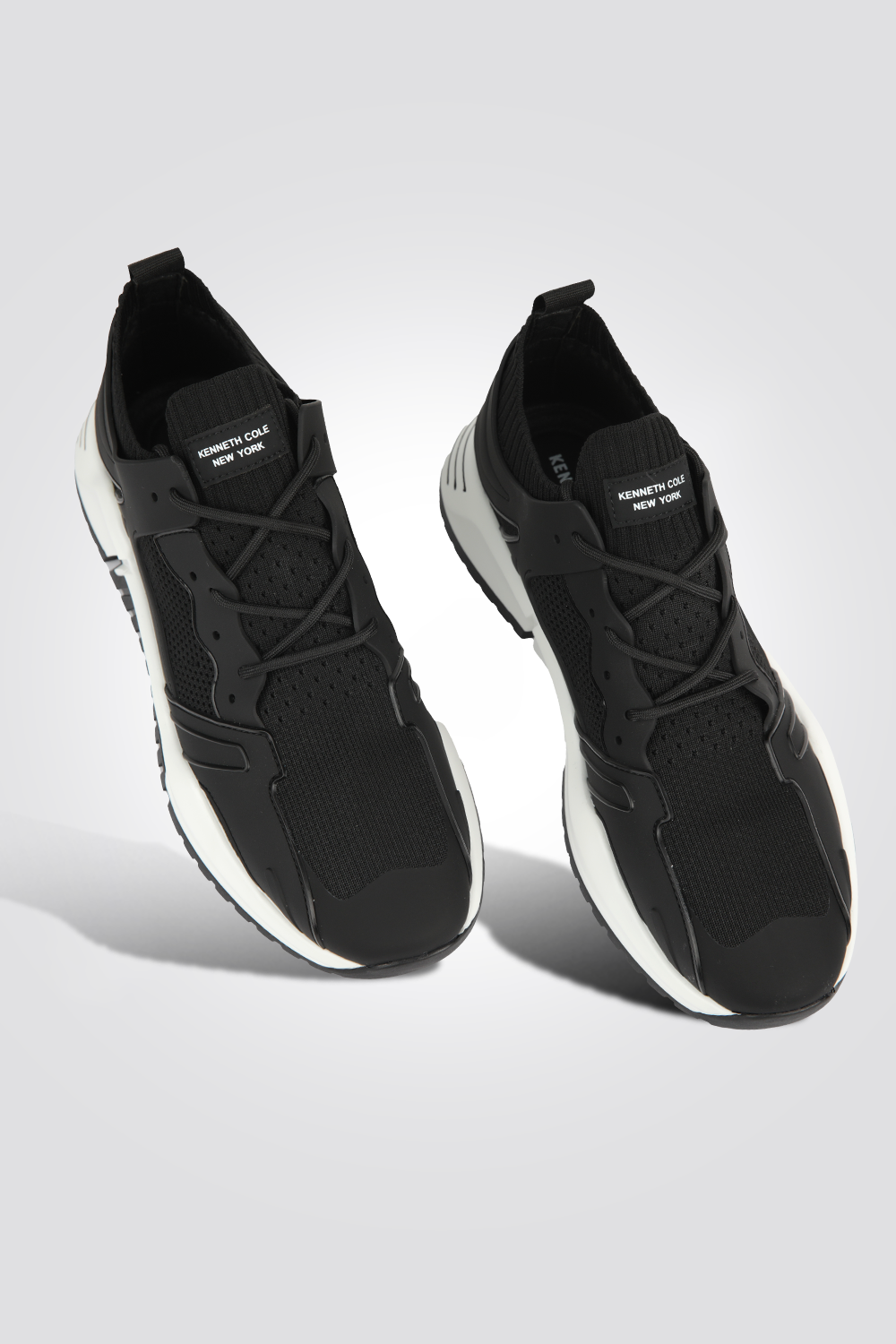 סניקרס גבר בצבע שחור