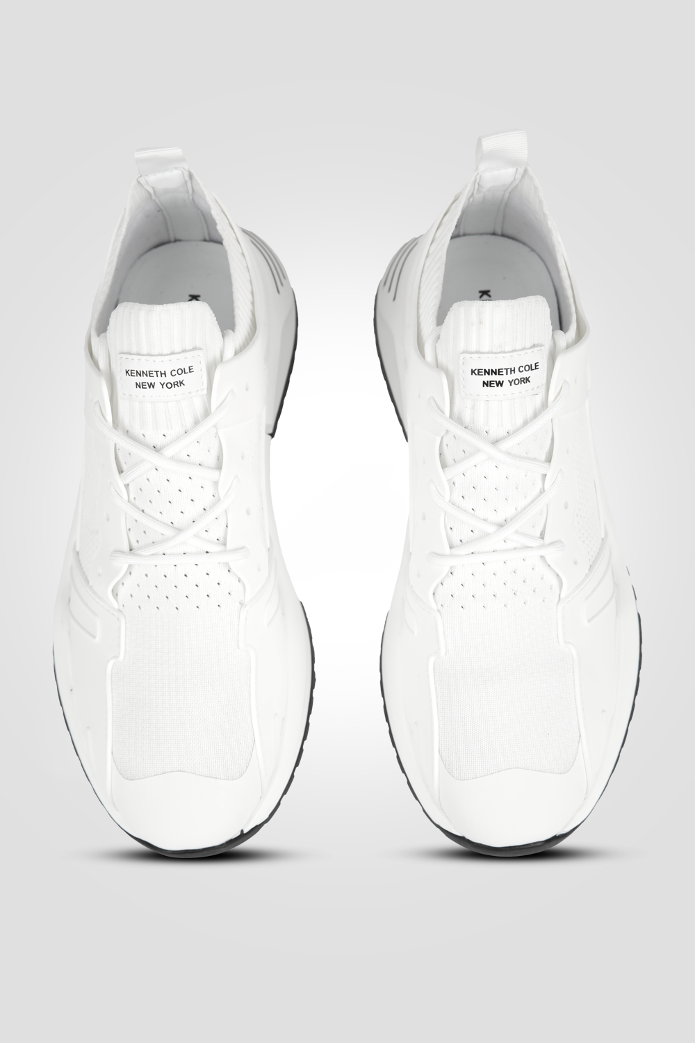 סניקרס גבר בצבע לבן