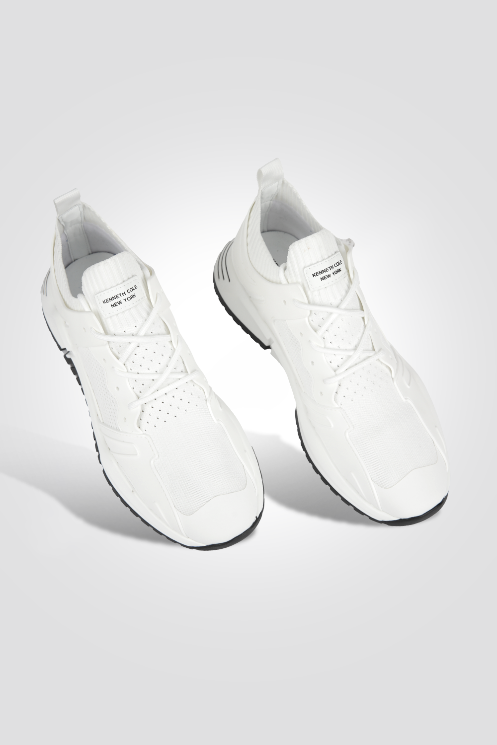 סניקרס גבר בצבע לבן