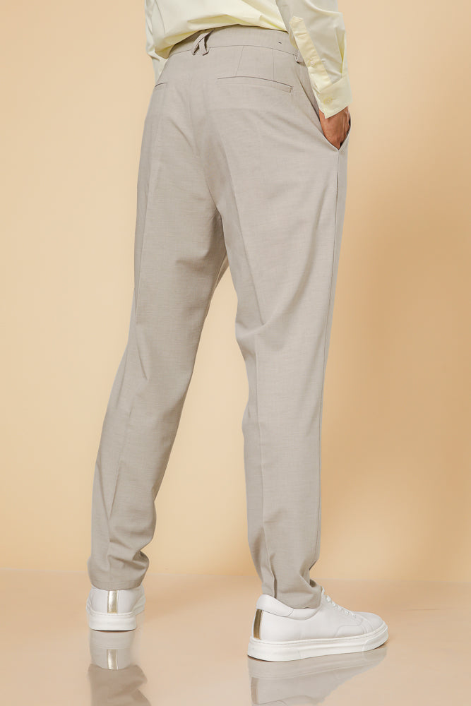 מכנס נינוח במראה מחויט בצבע בז'