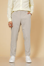 מכנס נינוח במראה מחויט בצבע בז'