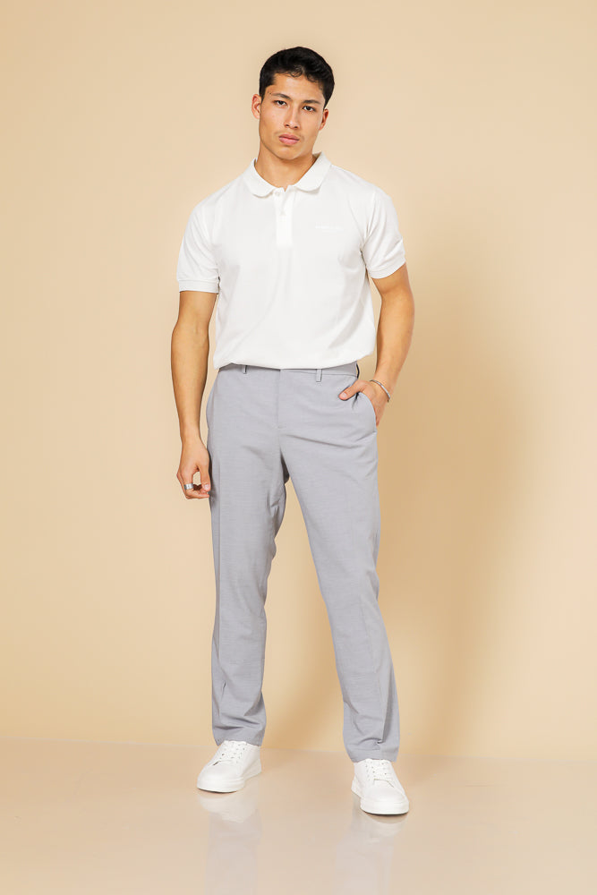 מכנס נינוח במראה מחויט עם גומי בצבע אפור