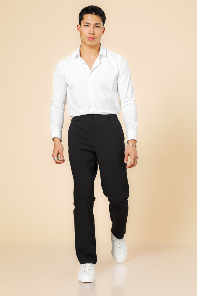 מכנס נינוח במראה מחויט עם גומי בצבע שחור