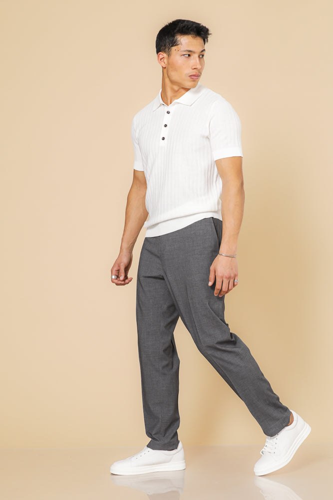 מכנסיים במראה מחויט בצבע אפור