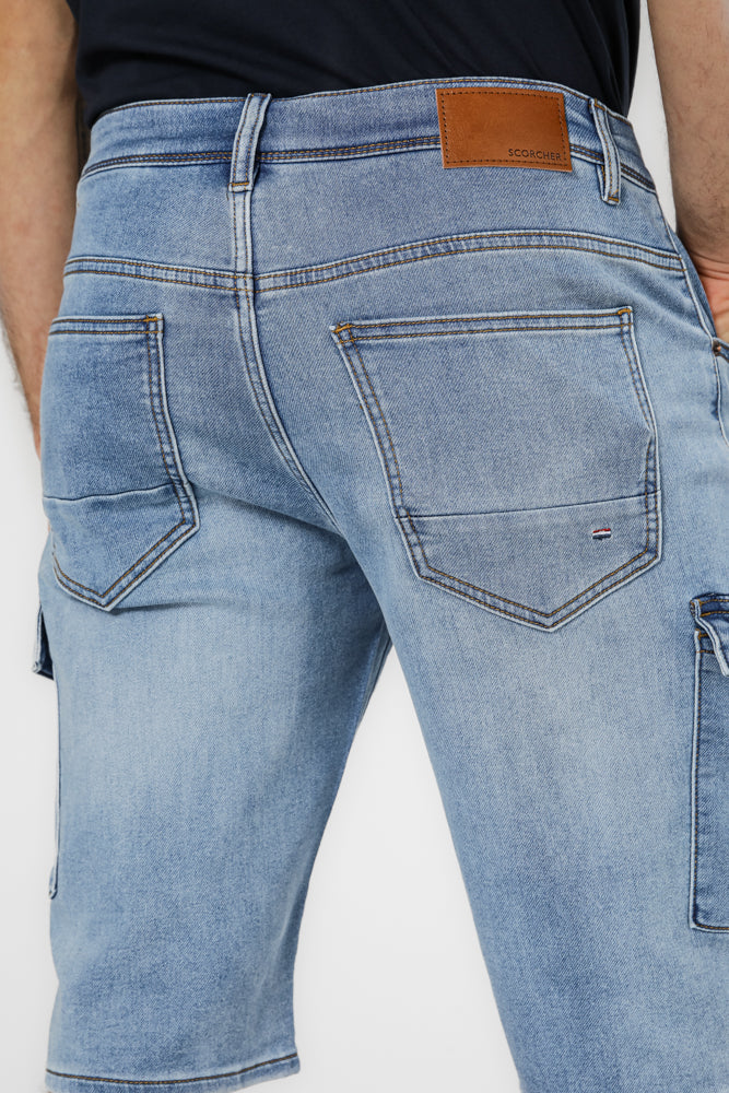  מכנסי ג'ינס בצבע כחול
