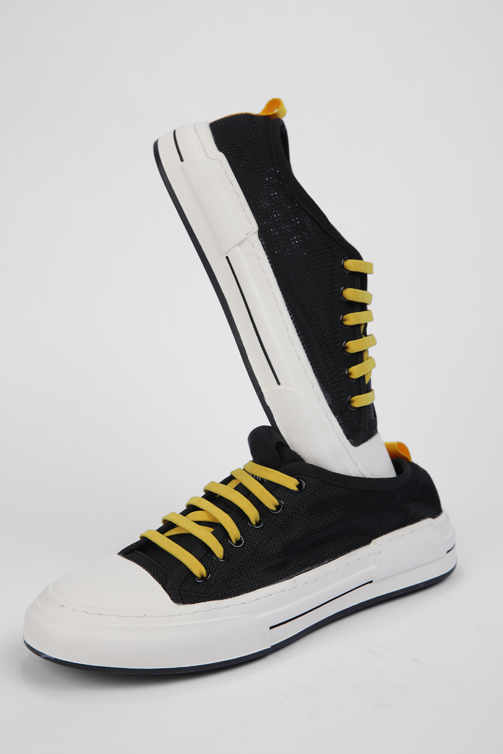 סניקרס רשת גברים בצבע שחור