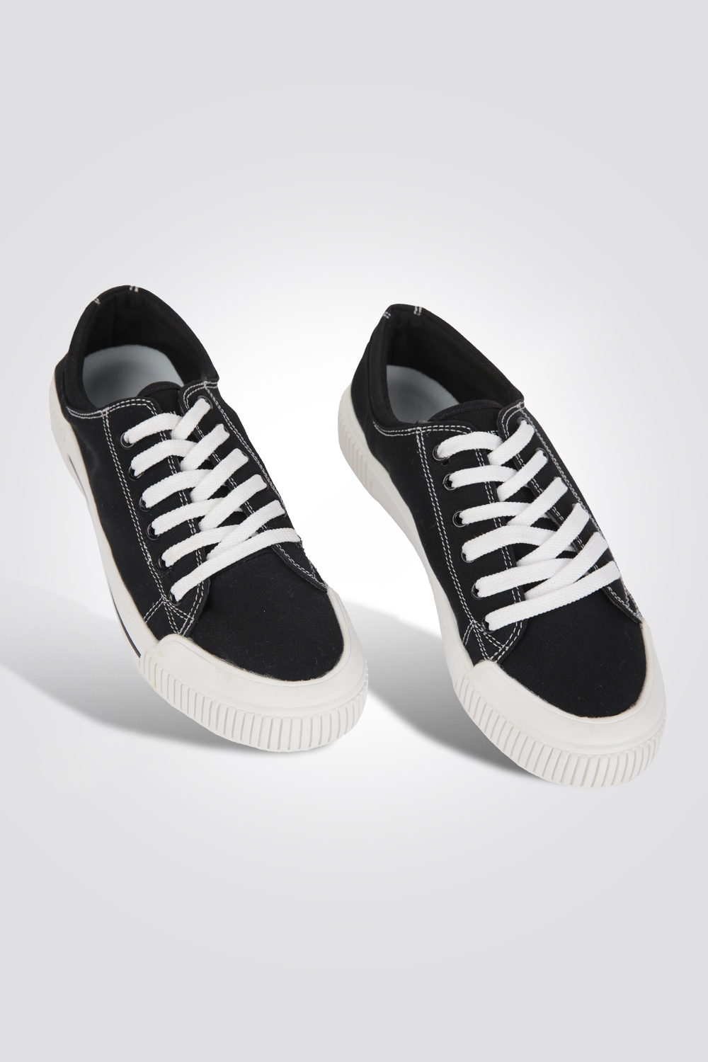 סניקר בד גברים בצבע שחור