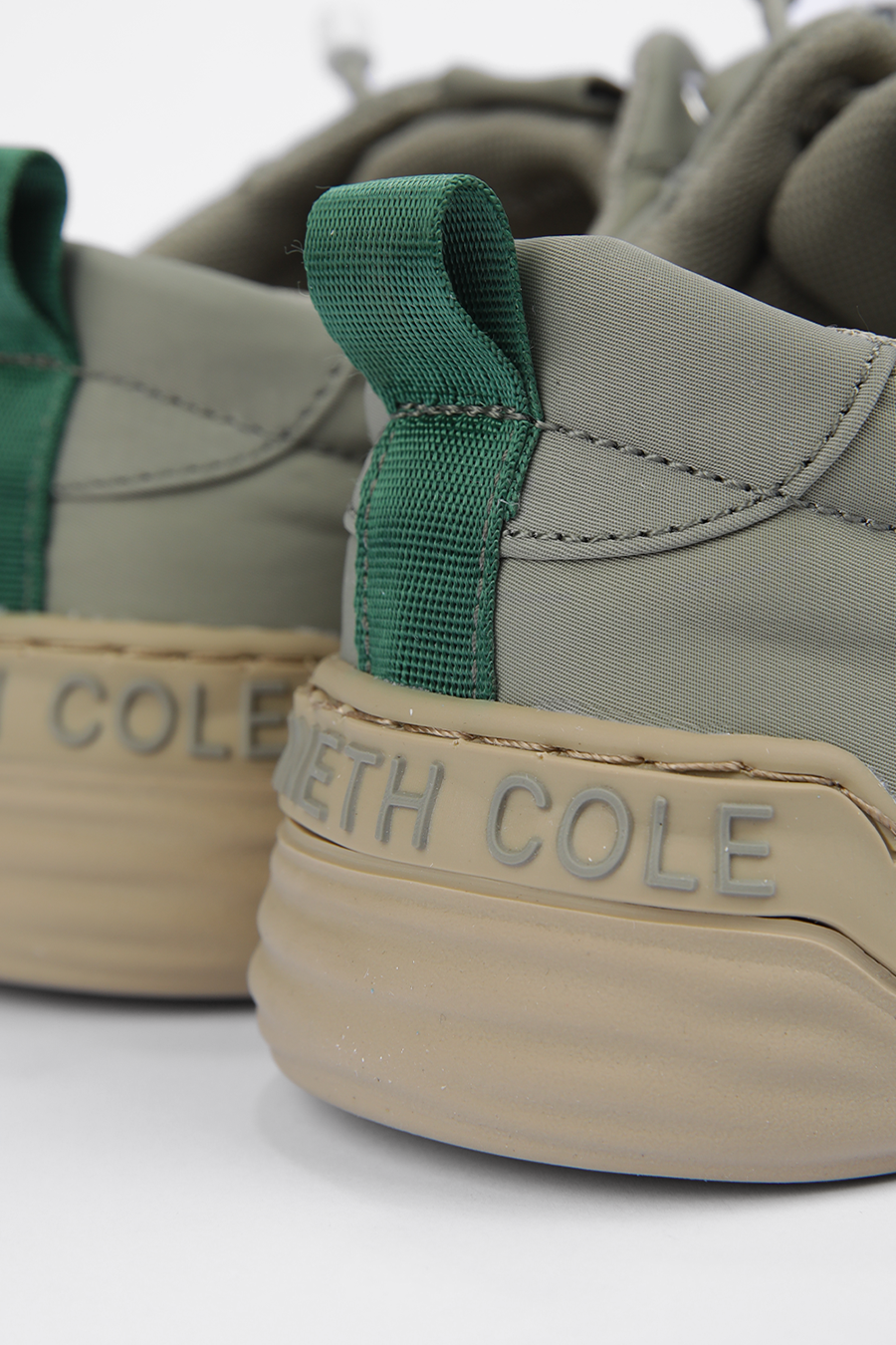 סניקרס גבר בצבע ירוק בהיר