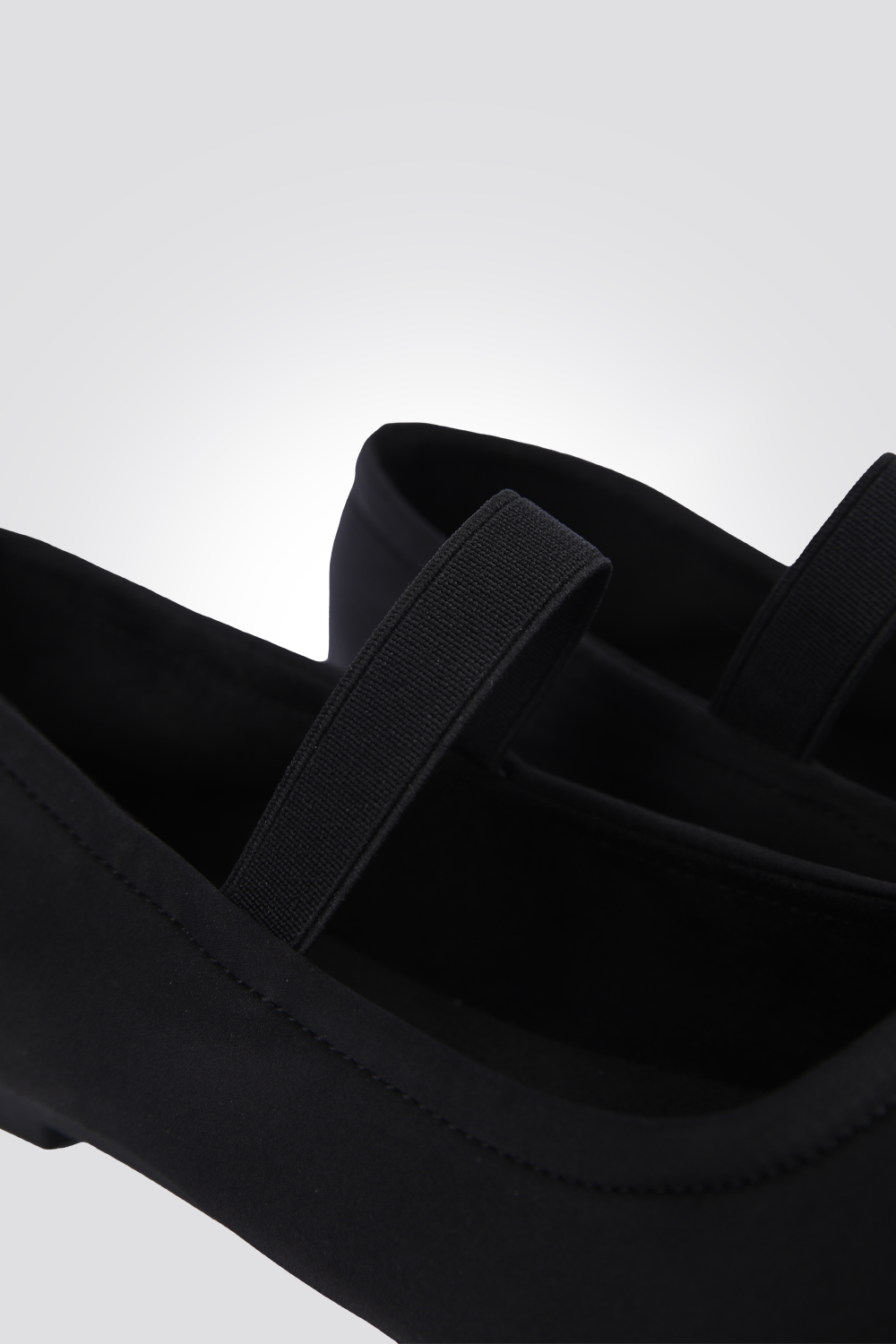 נעלי בלרינה נשים בצבע שחור