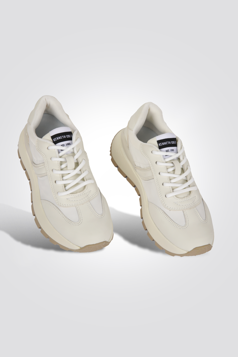 נעלי הליכה נשים בצבע לבן