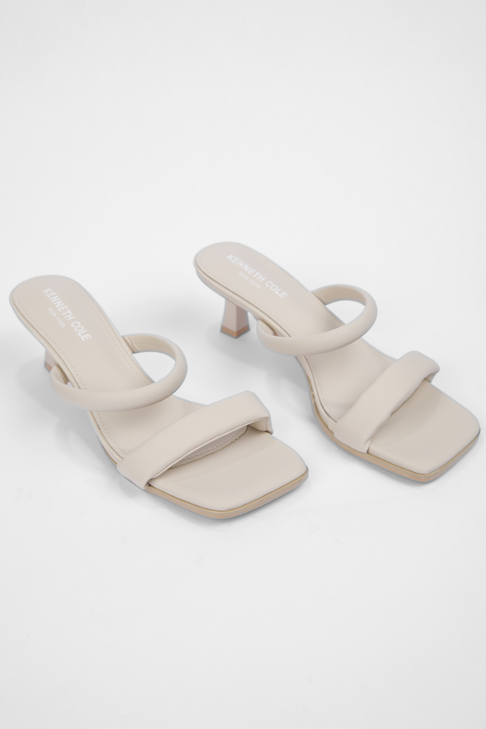 סנדל עקב נשים בצבע שמנת