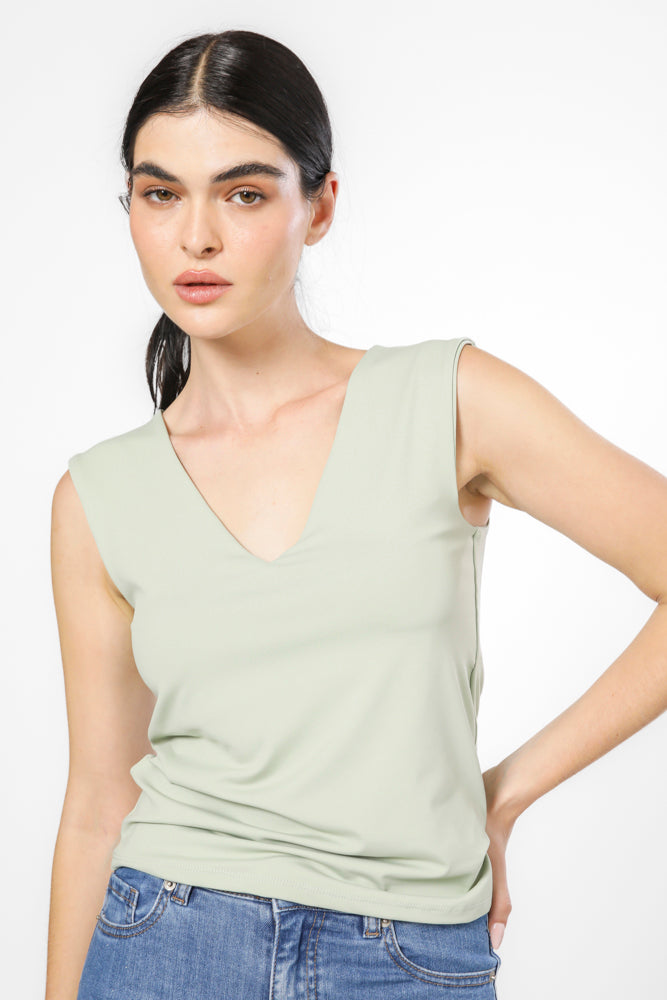 טופ אלסטי מפתח עמוק בצבע ירוק 