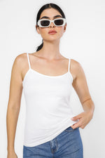 טופ אלסטי כתפיות בצבע לבן