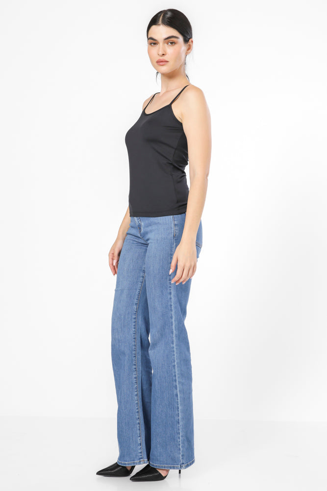 טופ אלסטי כתפיות בצבע שחור