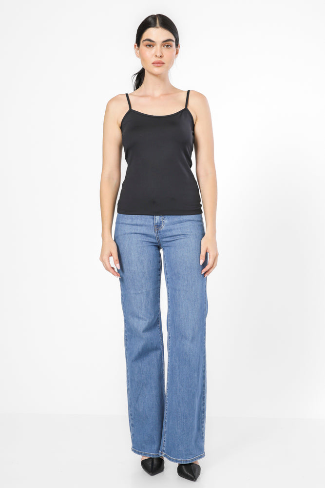 טופ אלסטי כתפיות בצבע שחור