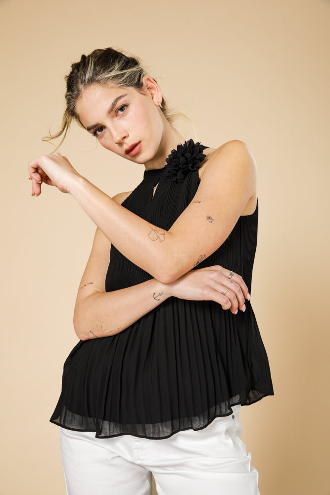 גופייה פליסה פרח בצבע שחור