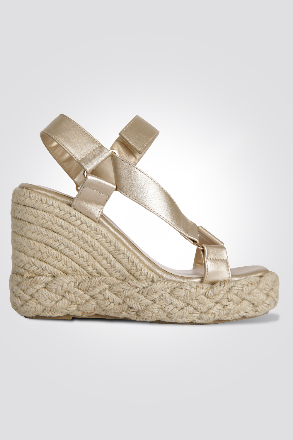 סנדלי פלטפורמה לנשים בצבע זהב