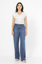 טי כותנה בצבע לבן