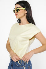 חולצה ללא שרוול בצבע צהוב בננה