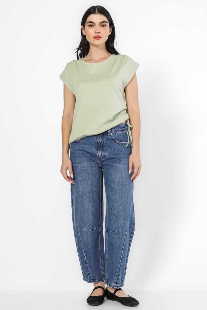 חולצה ללא שרוול בצבע ירוק