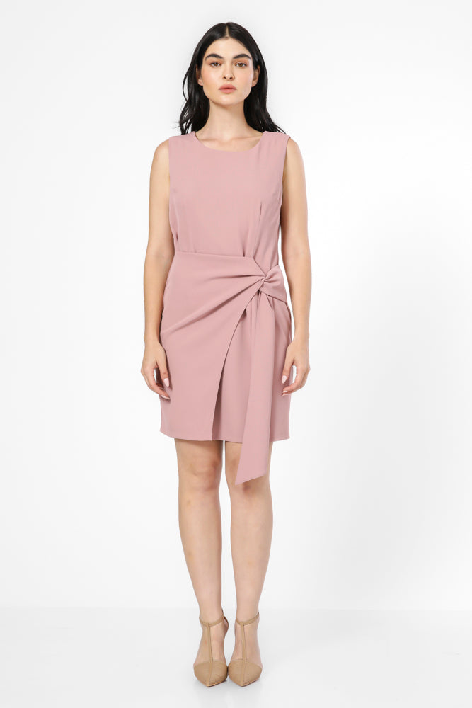 שמלה ללא שרוולים עם קשר בצבע ורוד