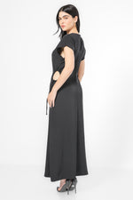 שמלה עם קשירה בצדדים בצבע שחור