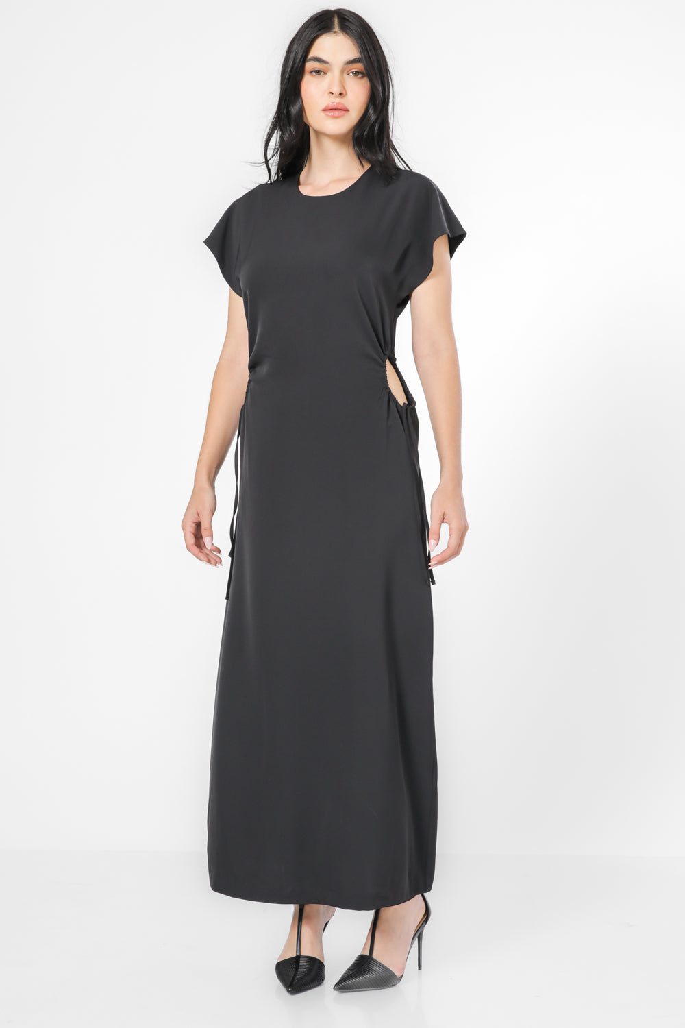 שמלה עם קשירה בצדדים בצבע שחור