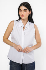 חולצה ללא שרוול בצבע לבן