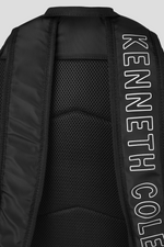 תיק גב עם לוגו בצבע שחור 