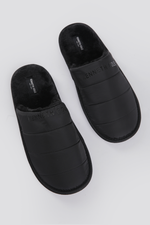 נעלי בית לגברים בצבע שחור