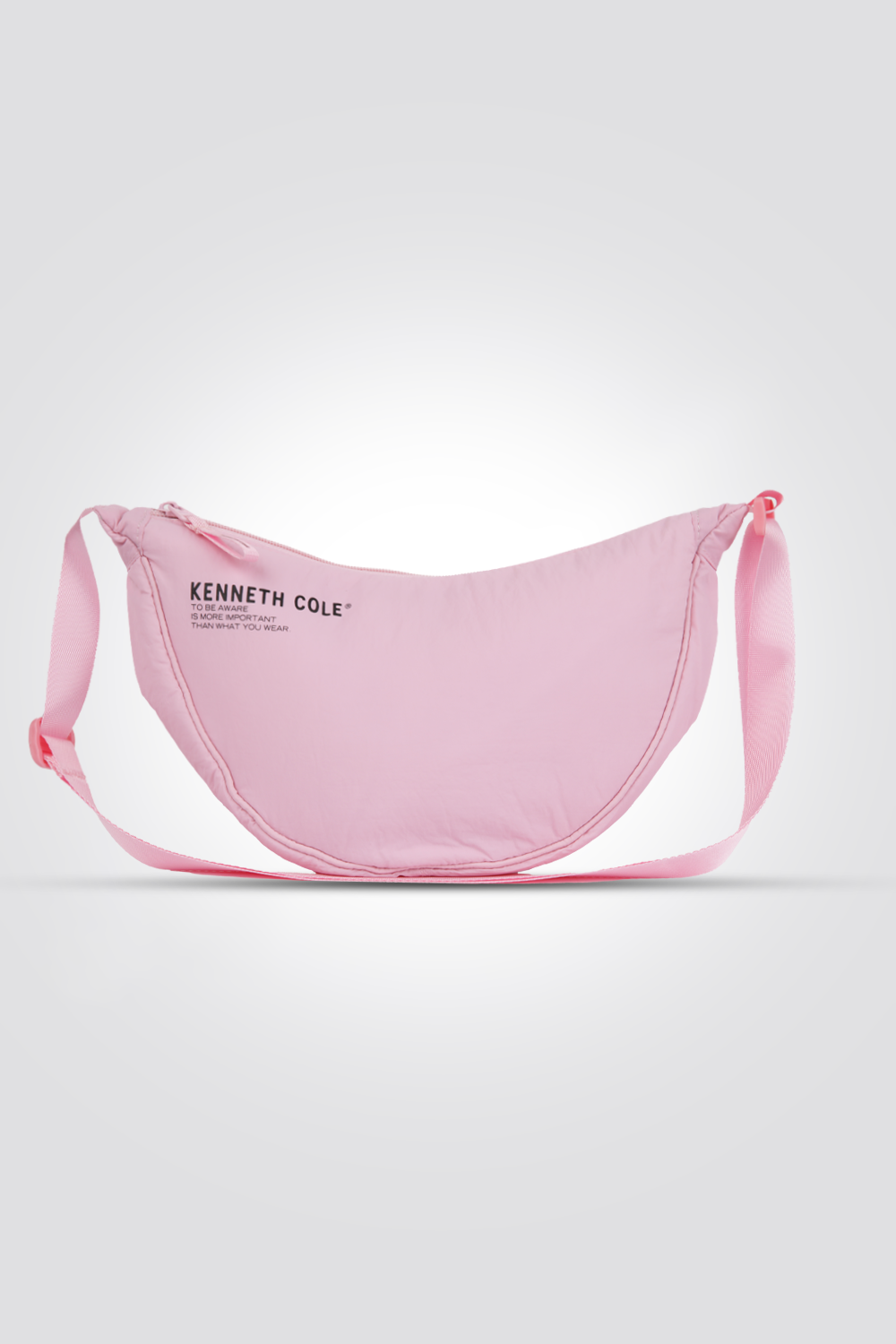 פאוץ' בצבע שחור