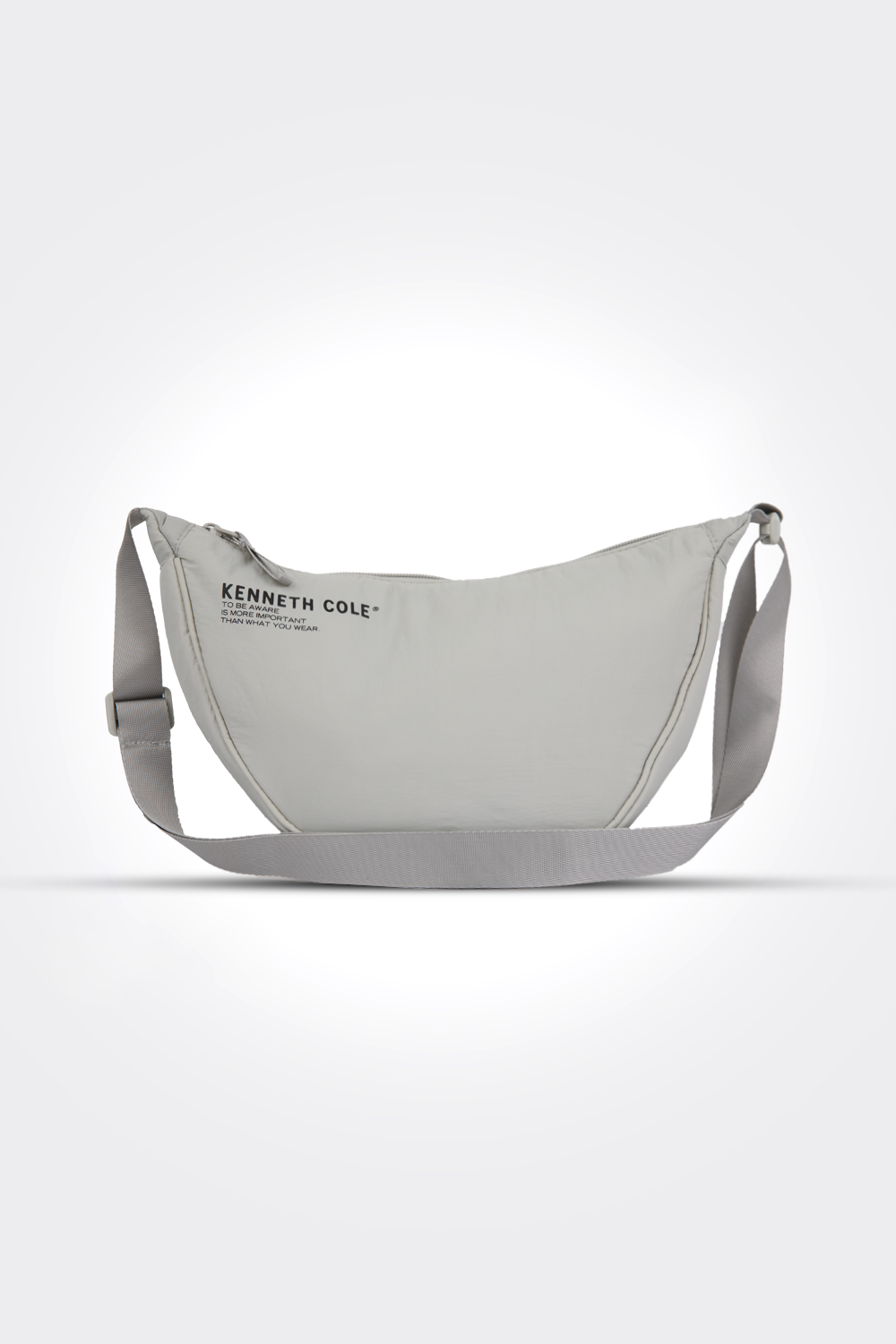 פאוץ' בצבע שחור