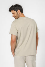 טישירט ניקי צווארון עגול בצבע בז'