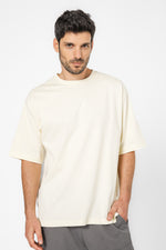 טישירט אוברסייז בצבע שמנת