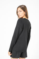 טישירט שרוול ארוך בצבע שחור