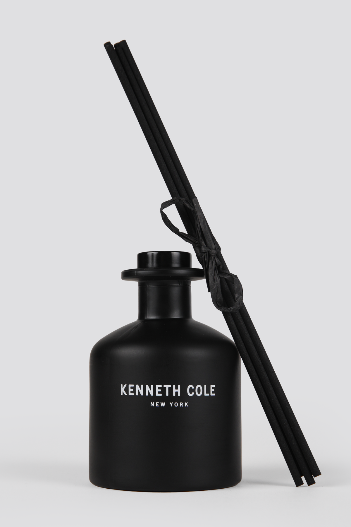 מפיץ ריח שחור 250 מ"ל + מקלות 