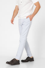 מכנסיים מחויטים בגזרת סלים | קנת קול