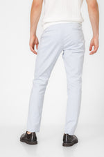 מכנסיים מחויטים בגזרת סלים | קנת קול