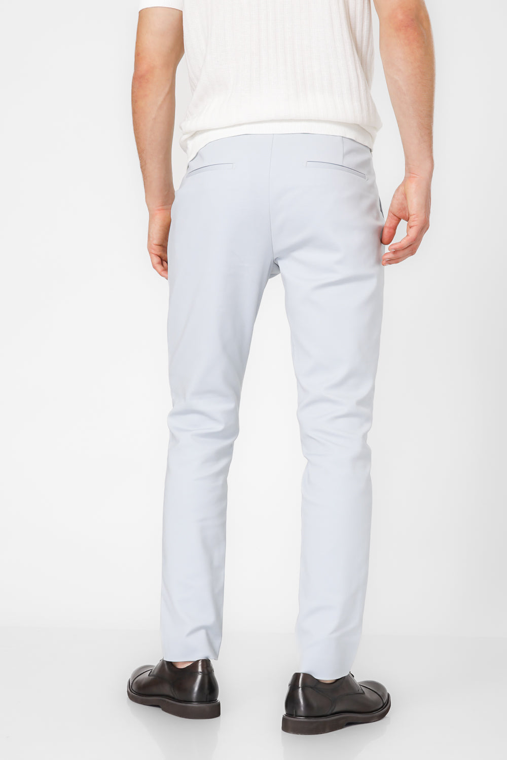 מכנסיים מחויטים בגזרת סלים | קנת קול