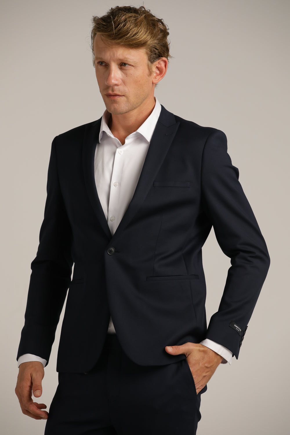 ג'קט בלייזר מחויט בגזרת סלים | קנת קול