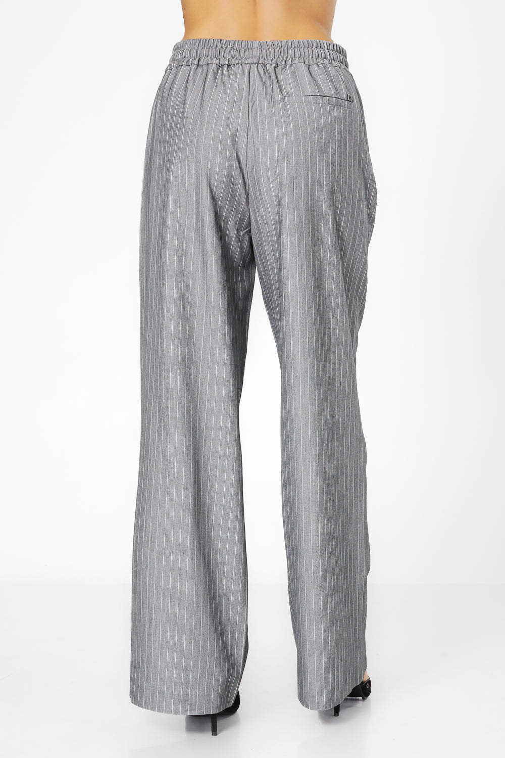 מכנסיים ארוכים עם פסים בצבע אפור | קנת קול